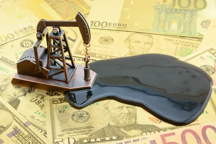 If you work in the volatile oil and gas industry, not a single day should go by where you do not have a read on corporate credit risk. It could save your company millions in the long run.